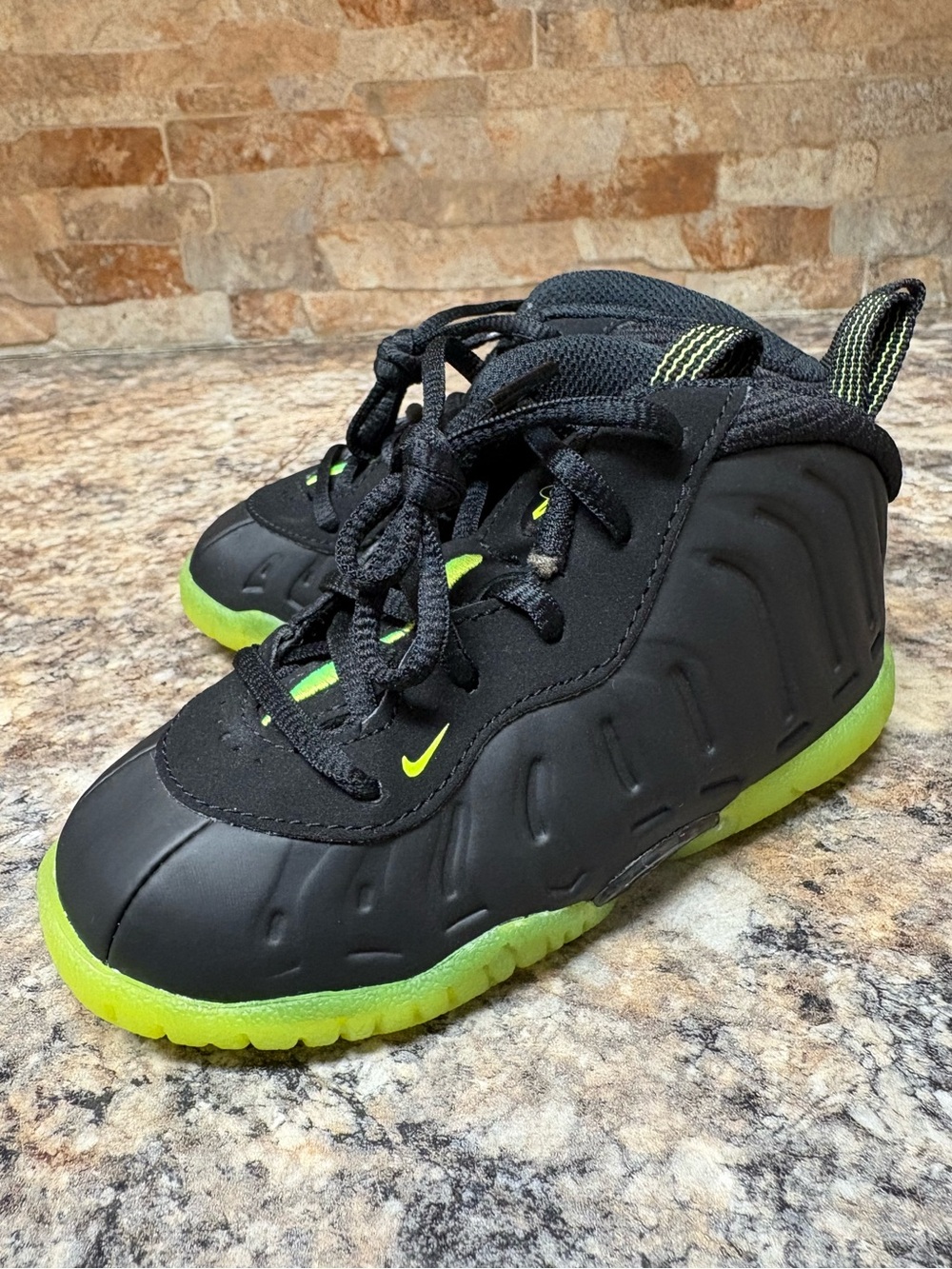 Nike Little Posite One Foamposite Black/Volt Size 7C